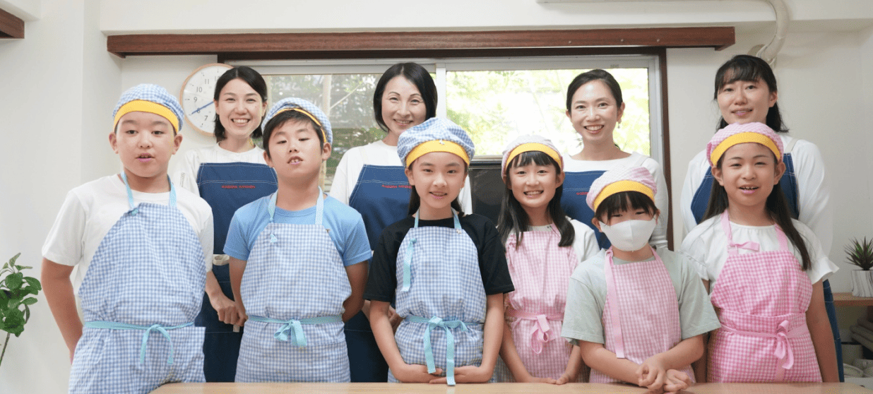 青空キッチン久が原校の子どもと講師